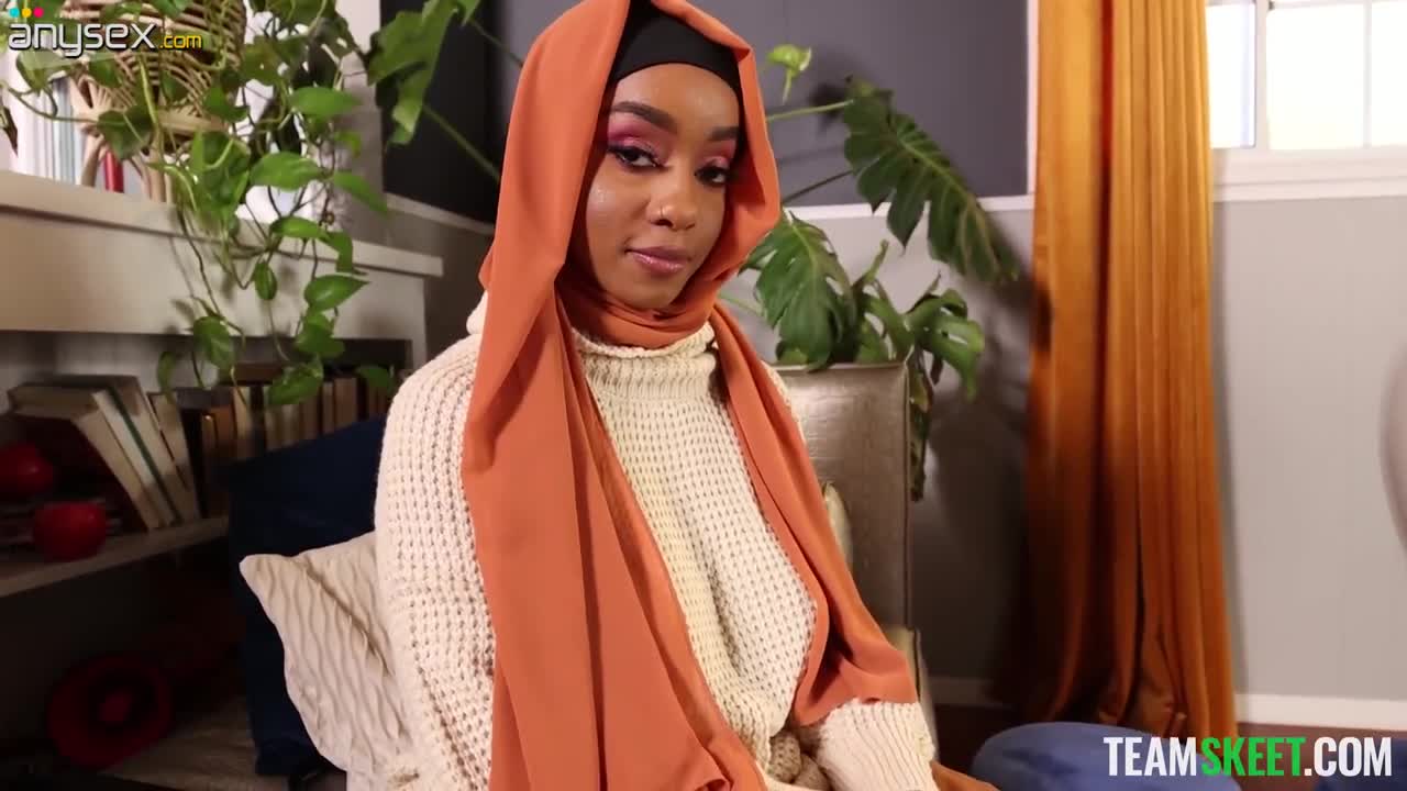 Arab beauty Lily Starfire is playing with Donnie Rock's cock like a real pro Free Porn Videos | ePornAny.