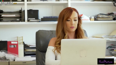 Redhead MILF Dani Jensen is seducing her bbc client on the table