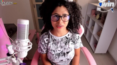 Nerdy webcam teen arouses and teaches how to jerk off in JOI solo