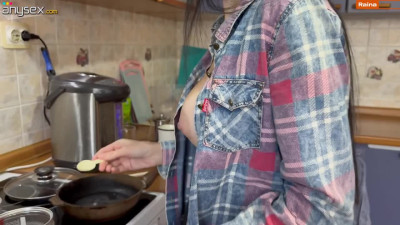 Nothing wakes the man up than the pussy of his stepsister in the morning