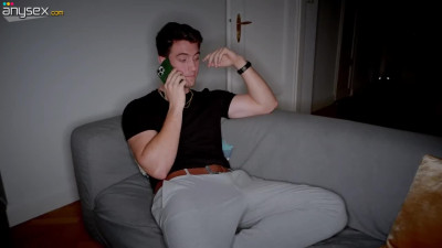 Asian chick invited a guy from tinder to come over and fuck her pussy