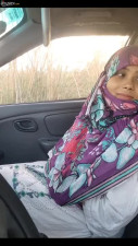Muslim chick in a hijabi gives an insane blowjob to her man in the car